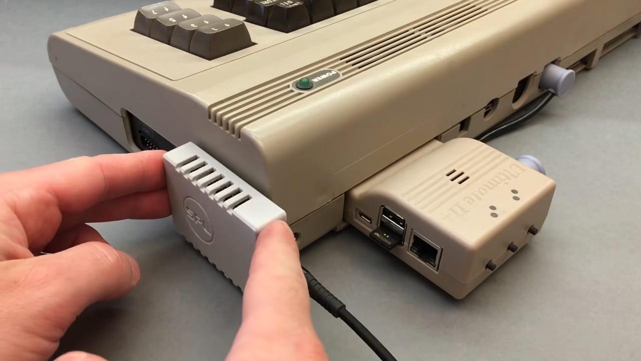 Tiny USB-PD PSU Modernises the Commodore 64